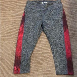 Workout capris grey with red side panels
